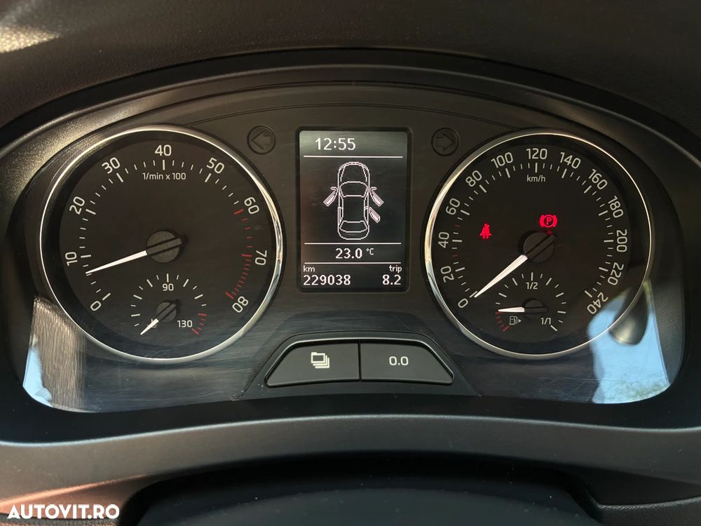 Skoda RAPID 1.2 TSI Ambition - 7