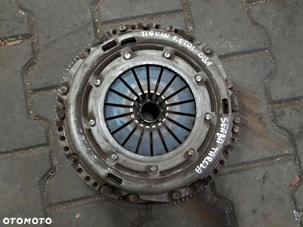 VW TIGUAN I 5N 06-15r 2.0 TDI CBA KOŁO DWUMASOWE - 1