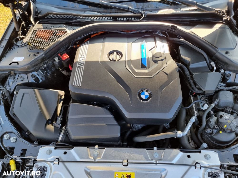 BMW Seria 3 330e Aut. Luxury Line - 9