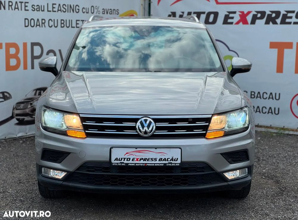 Volkswagen Tiguan - 12