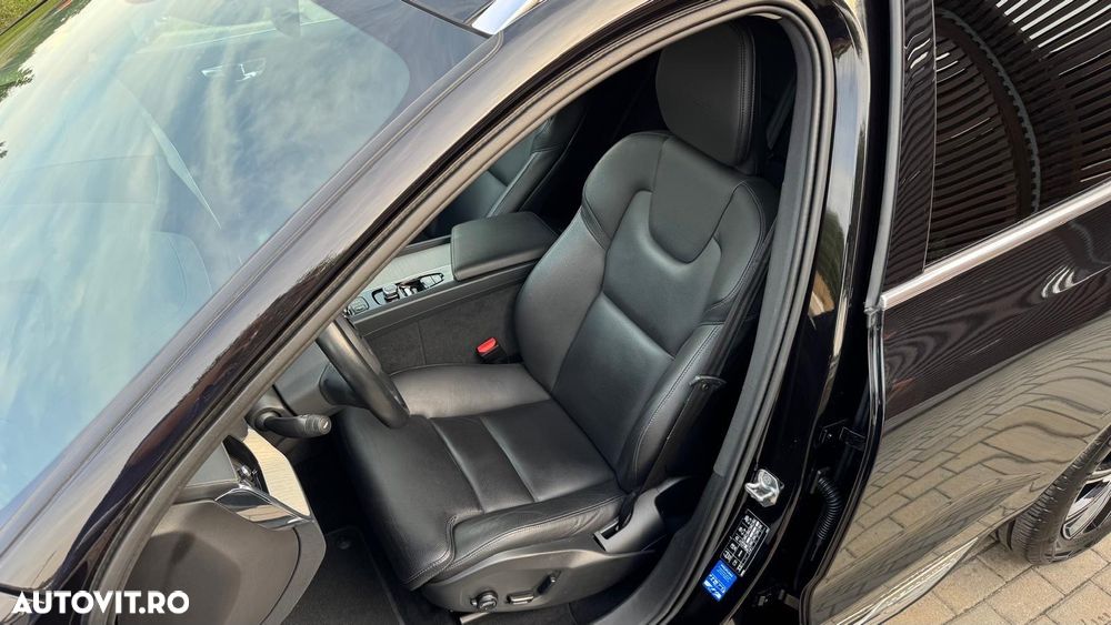 Volvo XC 60 B4 MHEV AWD Inscription - 17