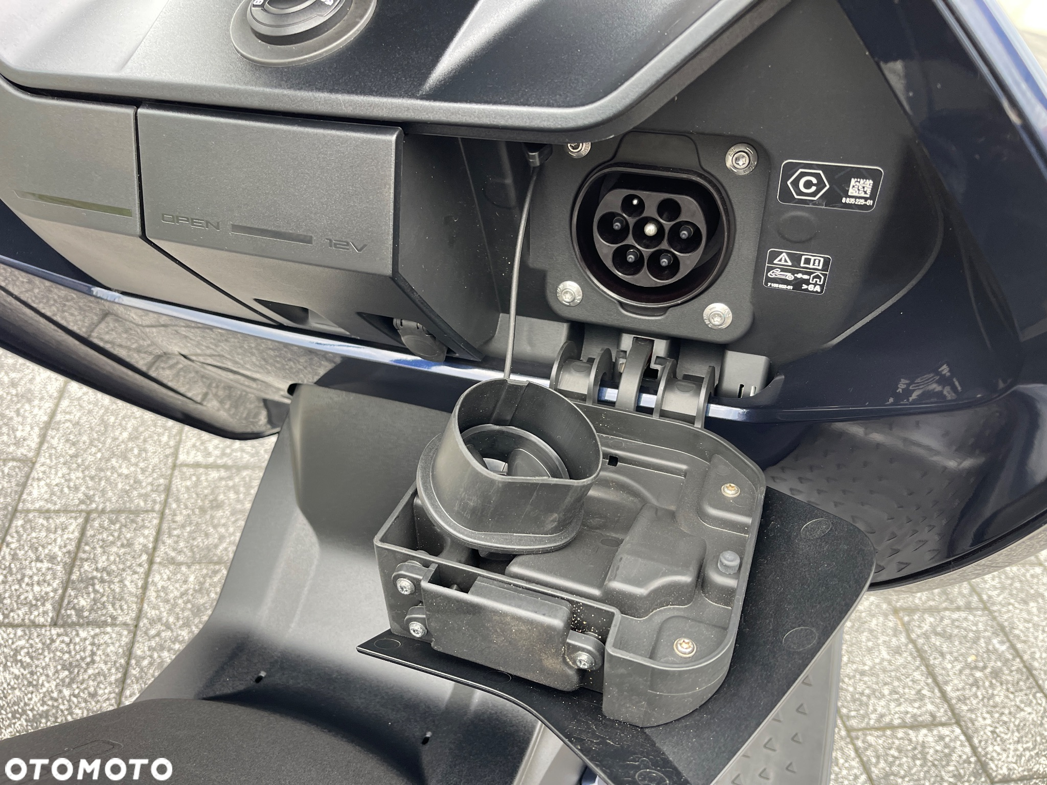BMW CE 04 - 15