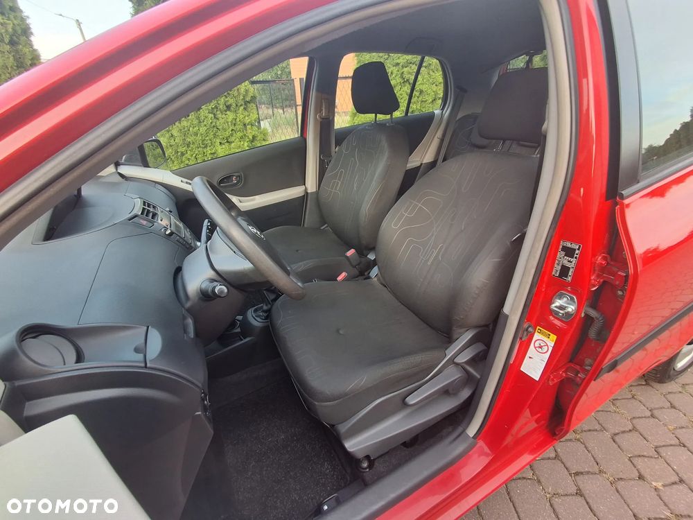 Toyota Yaris 1.33 VVT-i Sol - 9