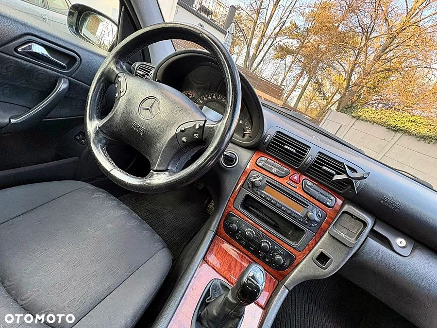 Mercedes-Benz Klasa C 200 T Kompressor Avantgarde - 31