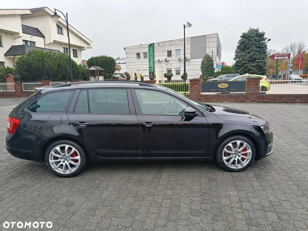 Skoda Octavia Combi 2.0 TDI RS - 9