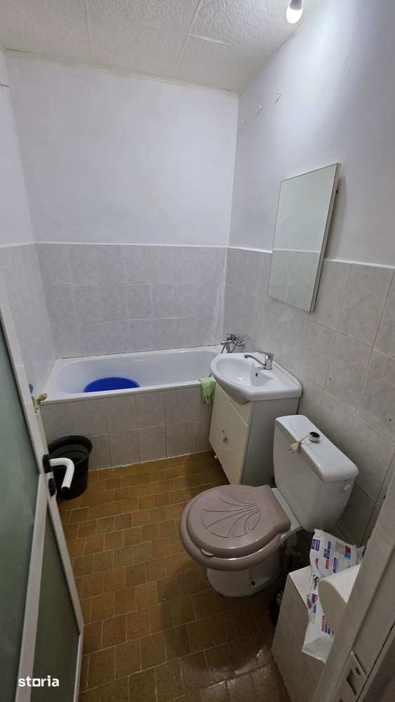 Vand garsoniera et. 4 zona Spital - Imagine principală: 5/7