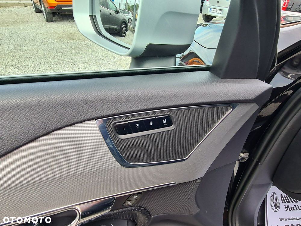 Volvo XC 90 T6 AWD R-Design - 24