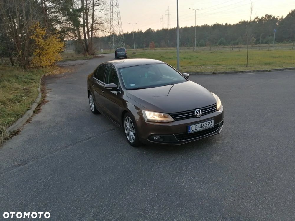 Volkswagen Jetta 1.4 TSI Highline - 1