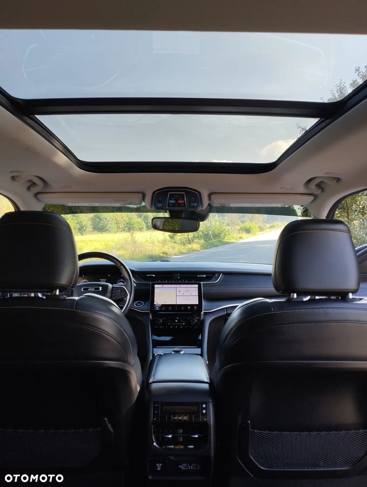 Jeep Grand Cherokee - 26