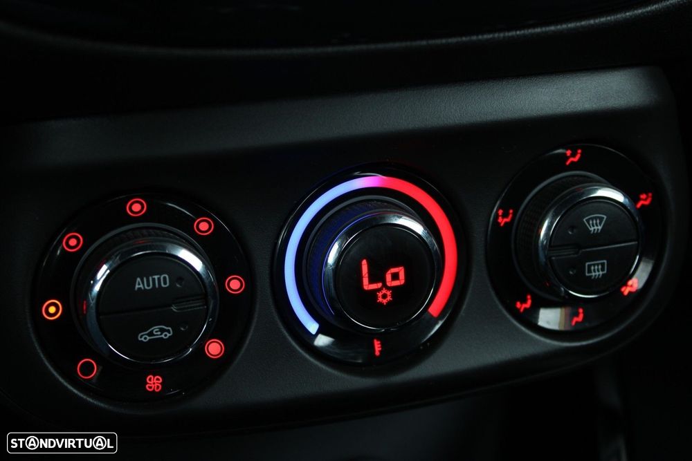 Opel Adam 1.0 T Rocks - 31