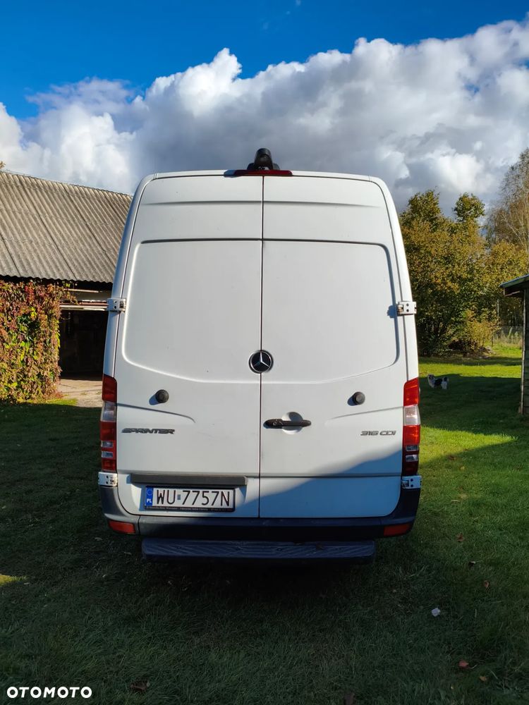 Mercedes-Benz Sprinter - 2