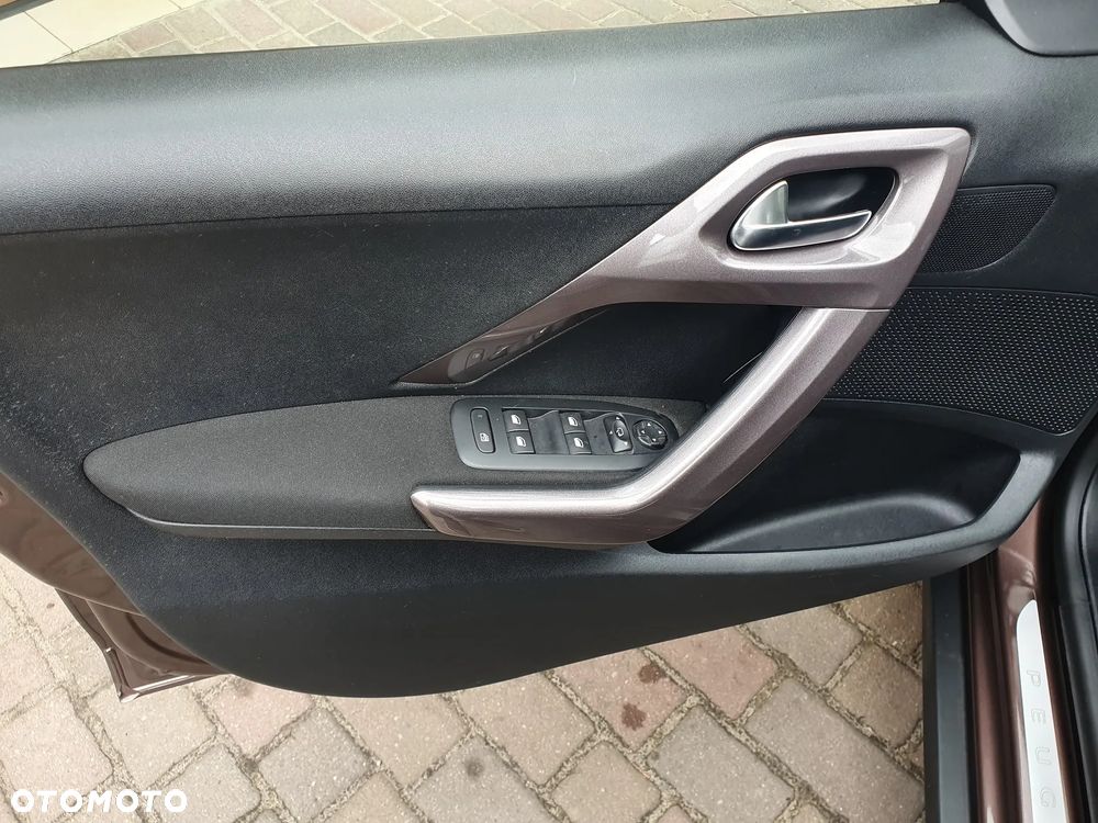 Peugeot 2008 e-HDi FAP 92 STOP & START Allure - 19