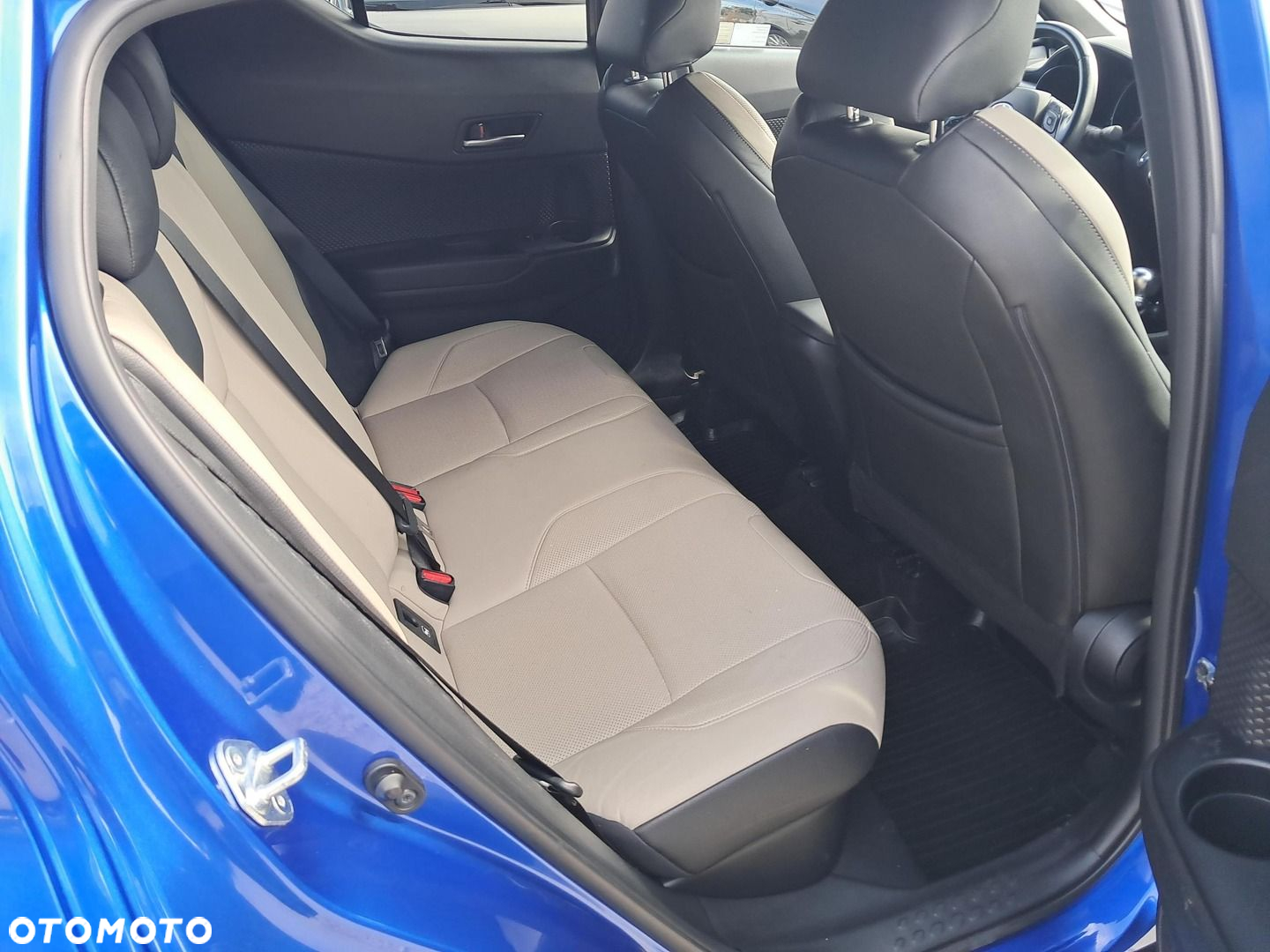 Toyota C-HR - 11