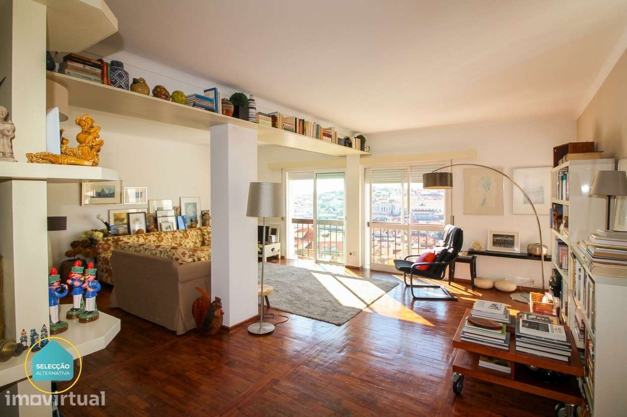 Apartamento T2 com Parqueamento e Vista Deslumbrante- Costa do Castelo - Grande imagem: 3/30