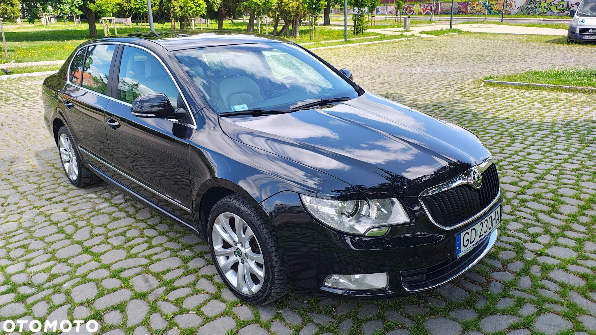 Skoda Superb 2.0 TDI Elegance DSG - 8