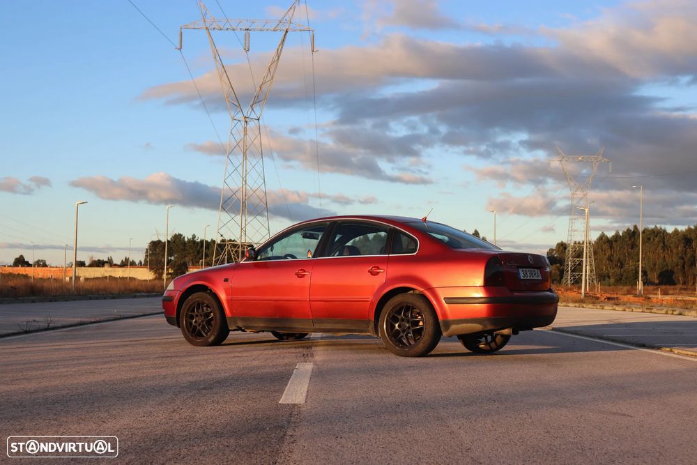 VW Passat 1.9 TDi Highline - 7