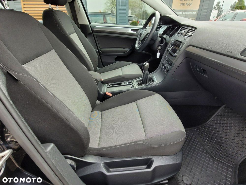 Volkswagen Golf - 17