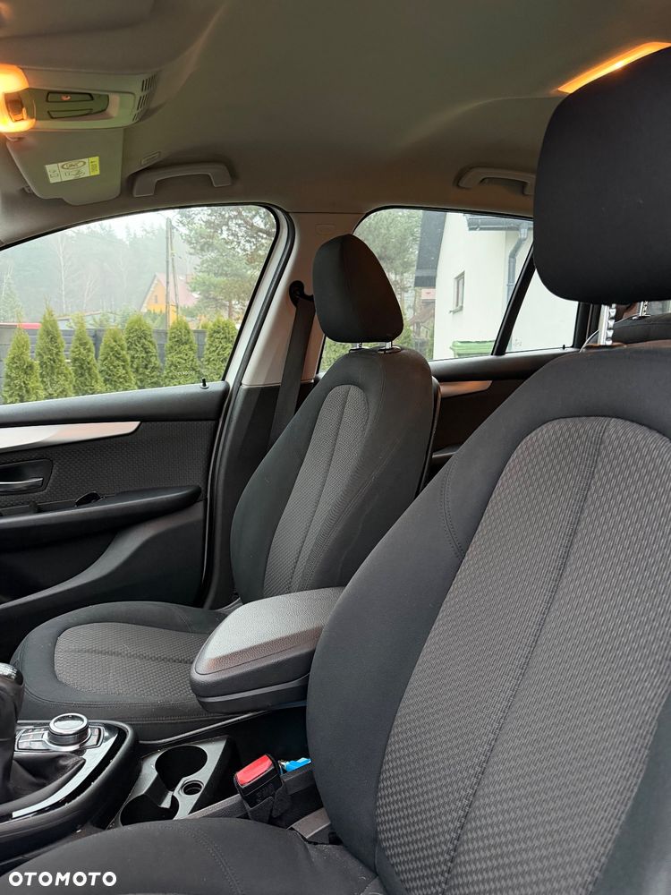BMW Seria 2 216d - 13