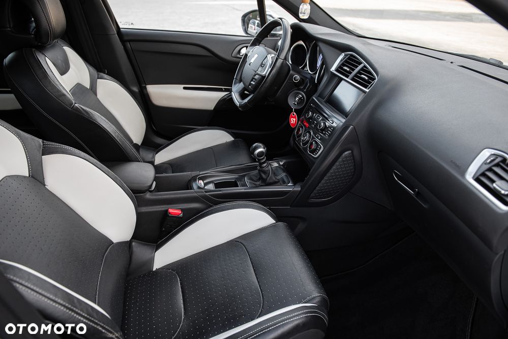 Citroën DS4 HDi 165 Pure Pearl - 30