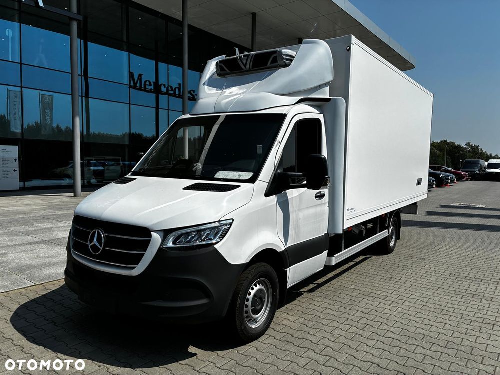 Mercedes-Benz Sprinter - 2