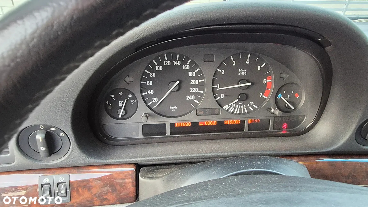 BMW Seria 7 740i - 15