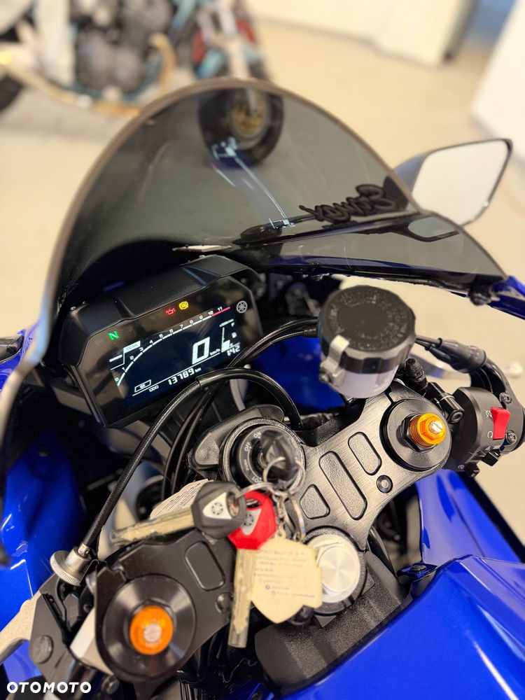 Yamaha R7 - 22