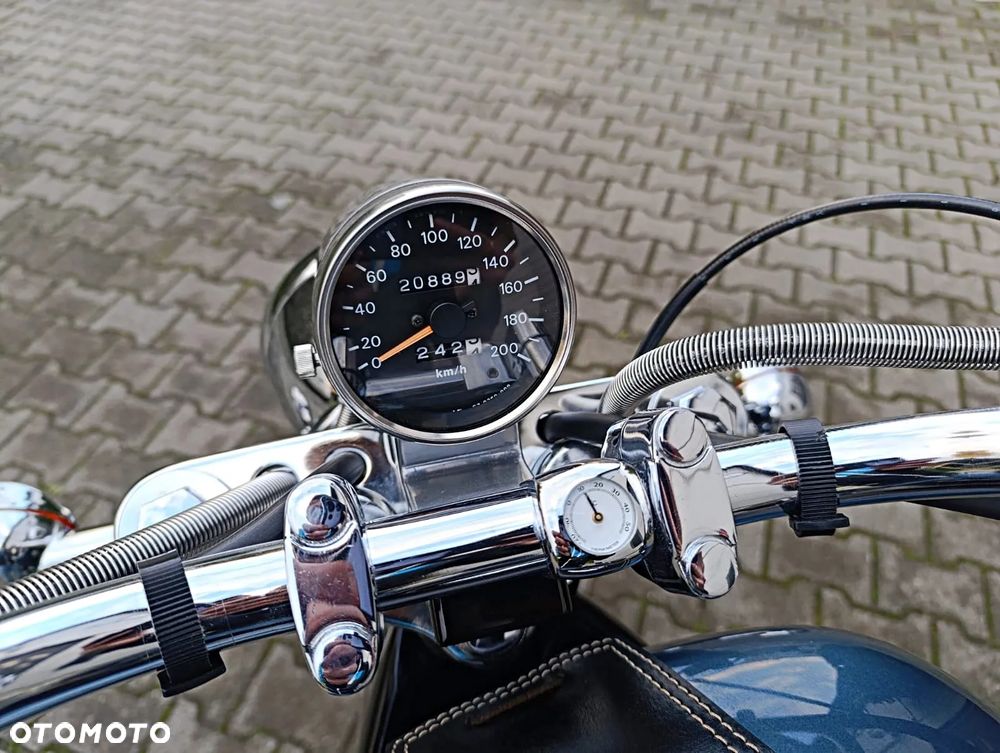 Suzuki Intruder - 19