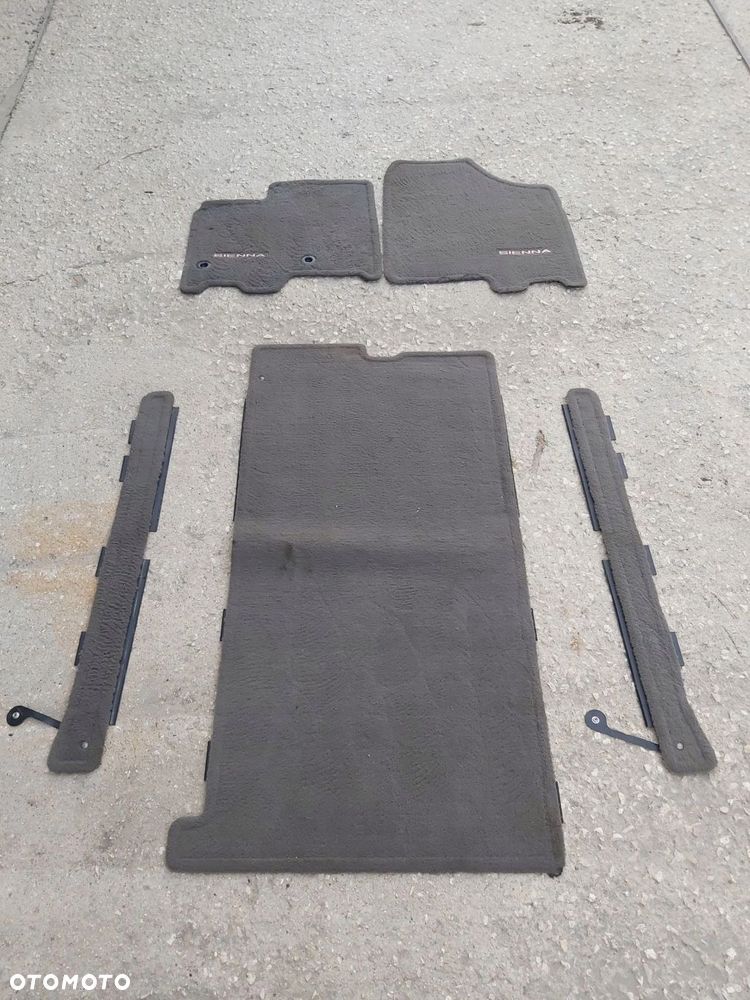 TOYOTA Sienna dywanik wycieraczka przód tył - 1