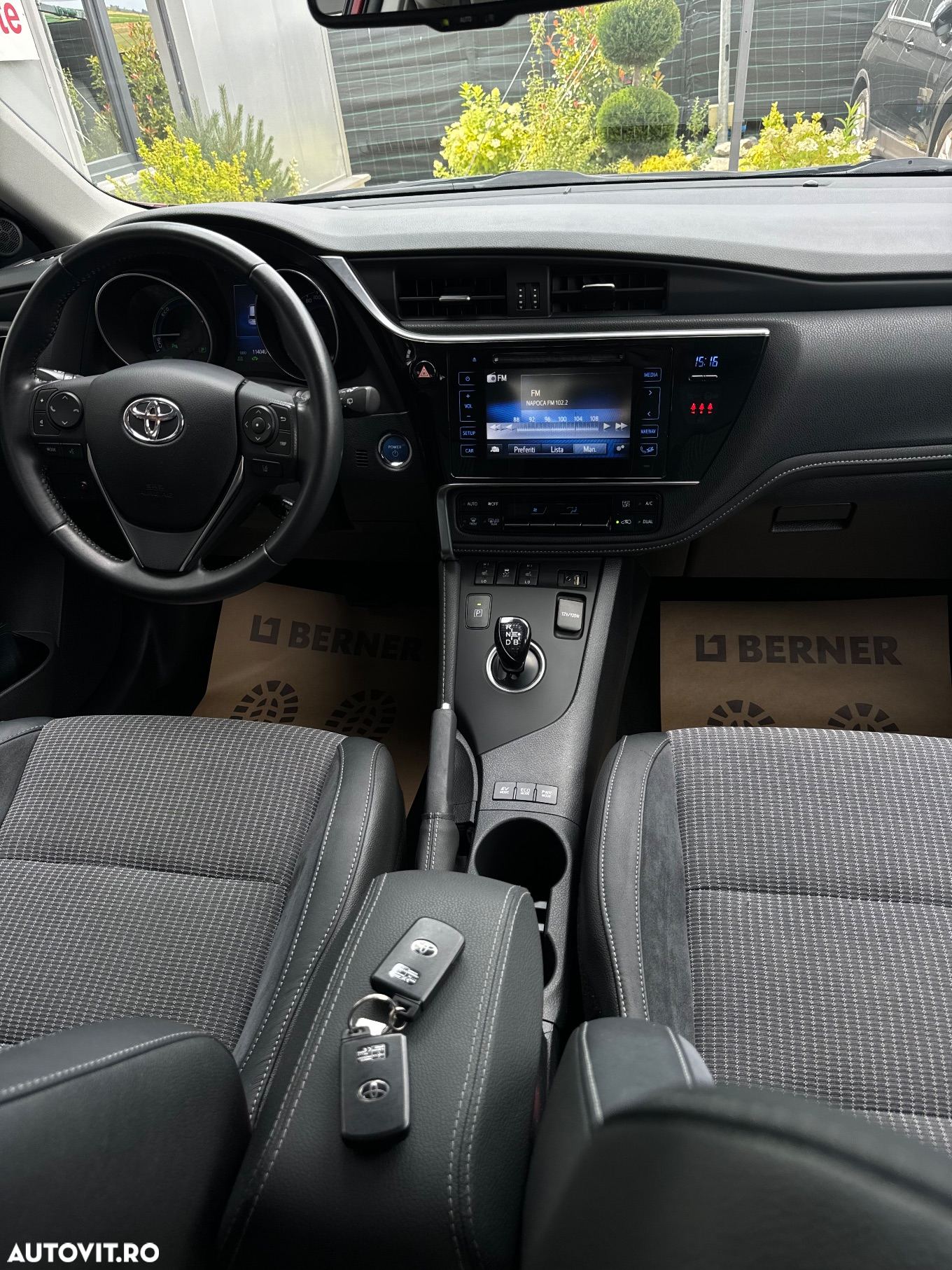 Toyota Auris 1.8 VVT-i Hybrid Automatik Design Edition - 12