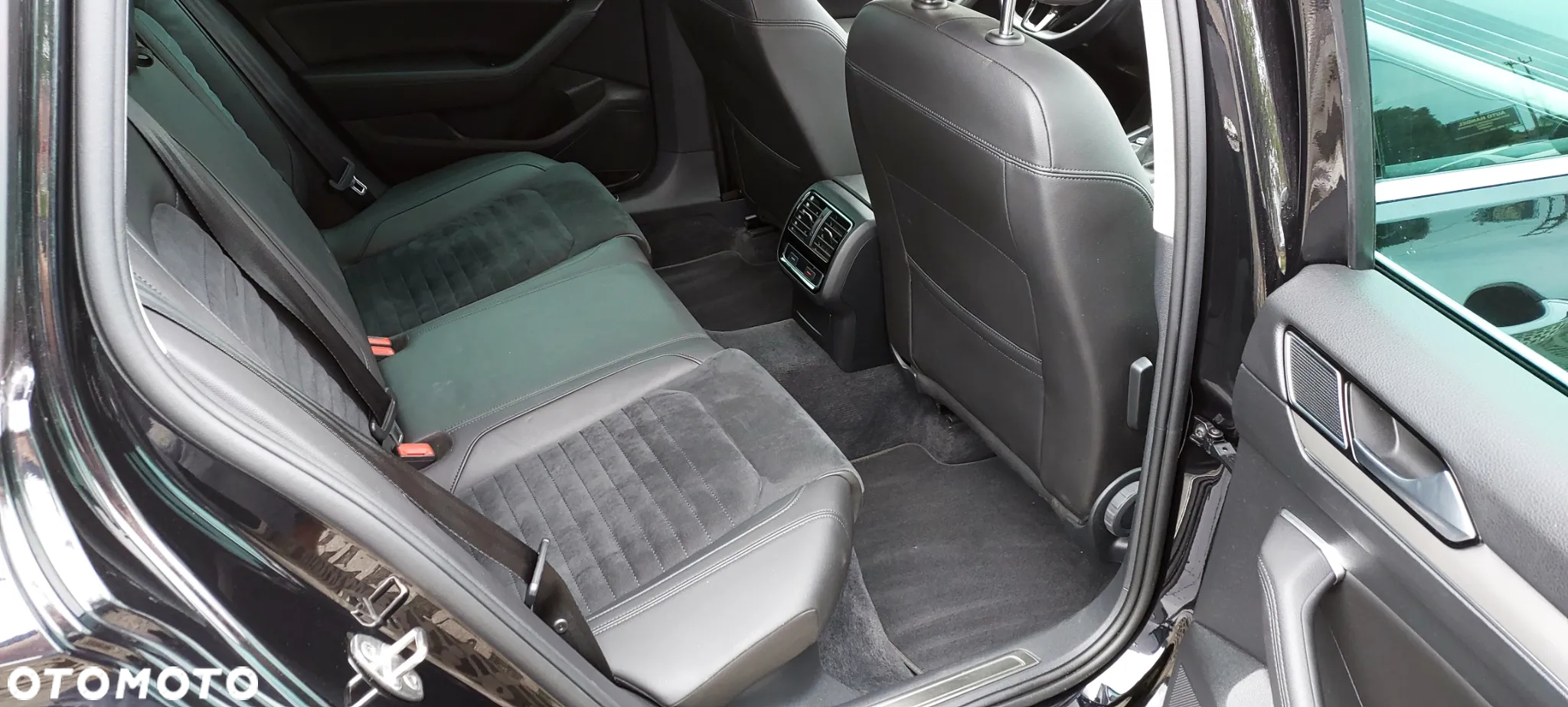 Volkswagen Passat - 33
