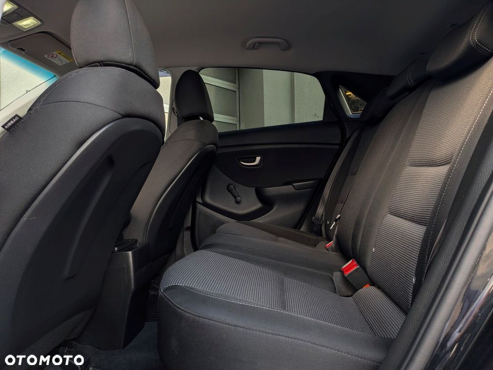 Hyundai i30 1.4 Classic + - 11