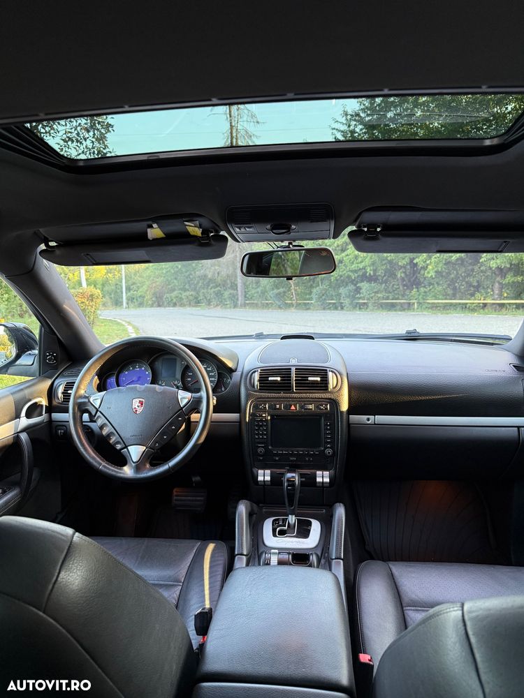 Porsche Cayenne - 6