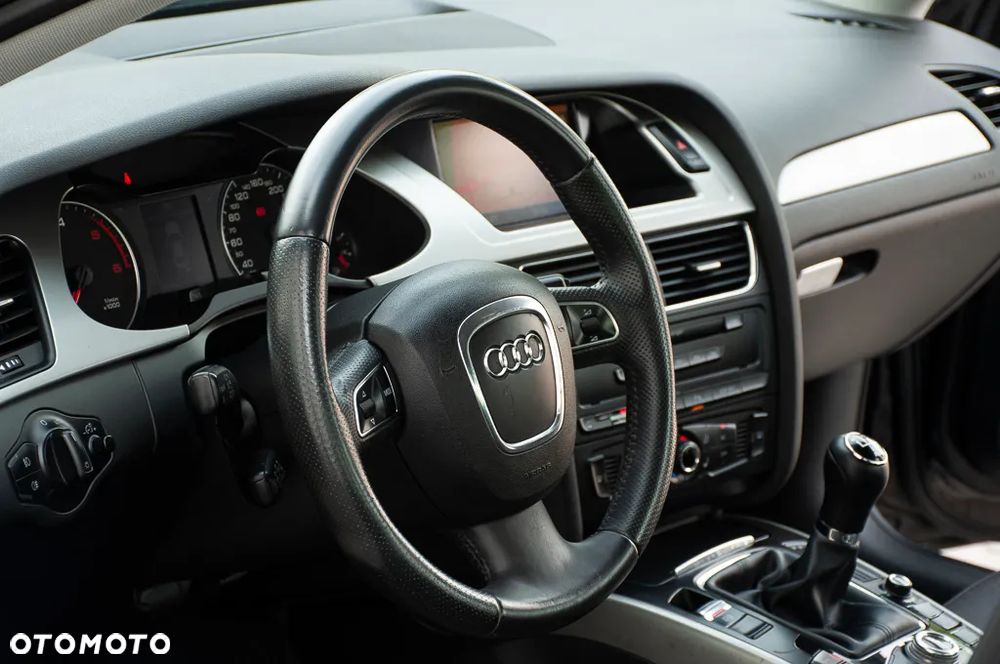 Audi A4 Limousine 2.0 TDI DPF Ambiente - 24