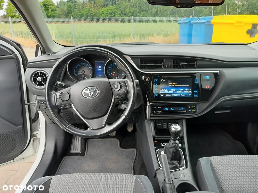 Toyota Auris 1.6 Prestige - 3