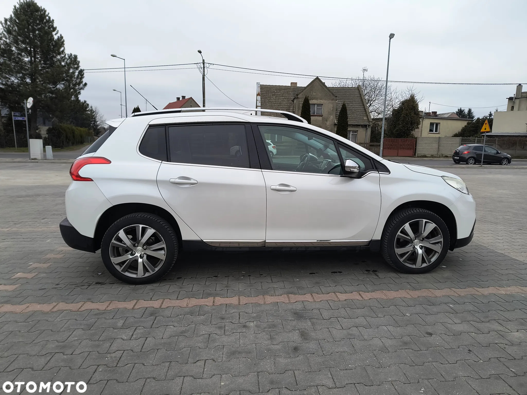 Peugeot 2008 BlueHDi FAP 120 STOP & START Business-Line - 4