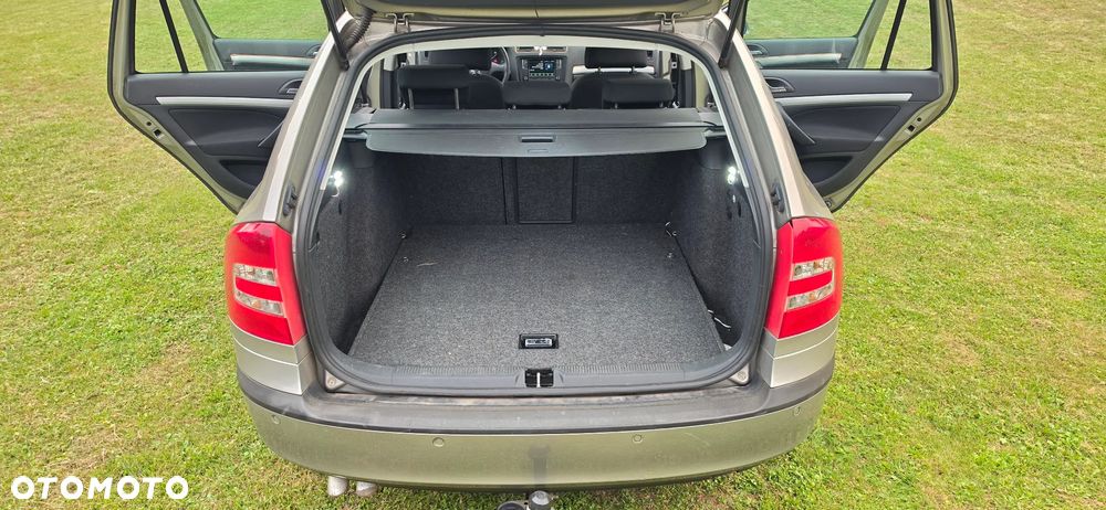 Skoda Octavia 1.9 TDI Elegance DSG - 29