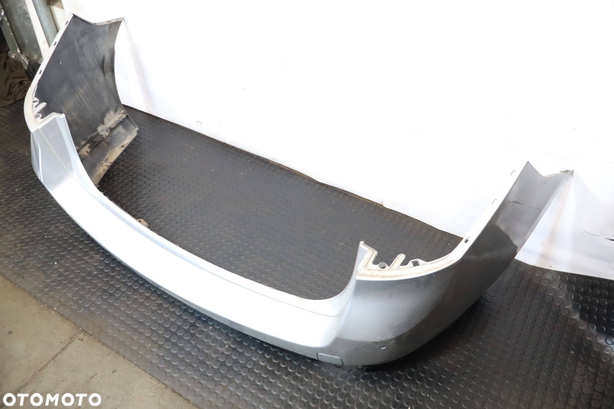 ZDERZAK TYLNY OPEL ASTRA H Z163 - 4