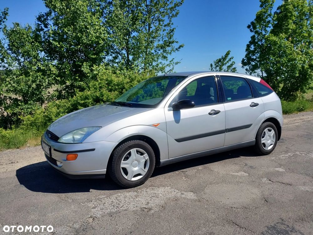 Ford Focus 1.6 Ambiente - 1