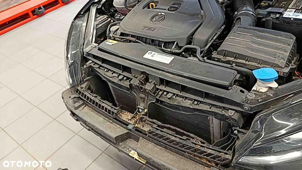 Volkswagen Golf - 5