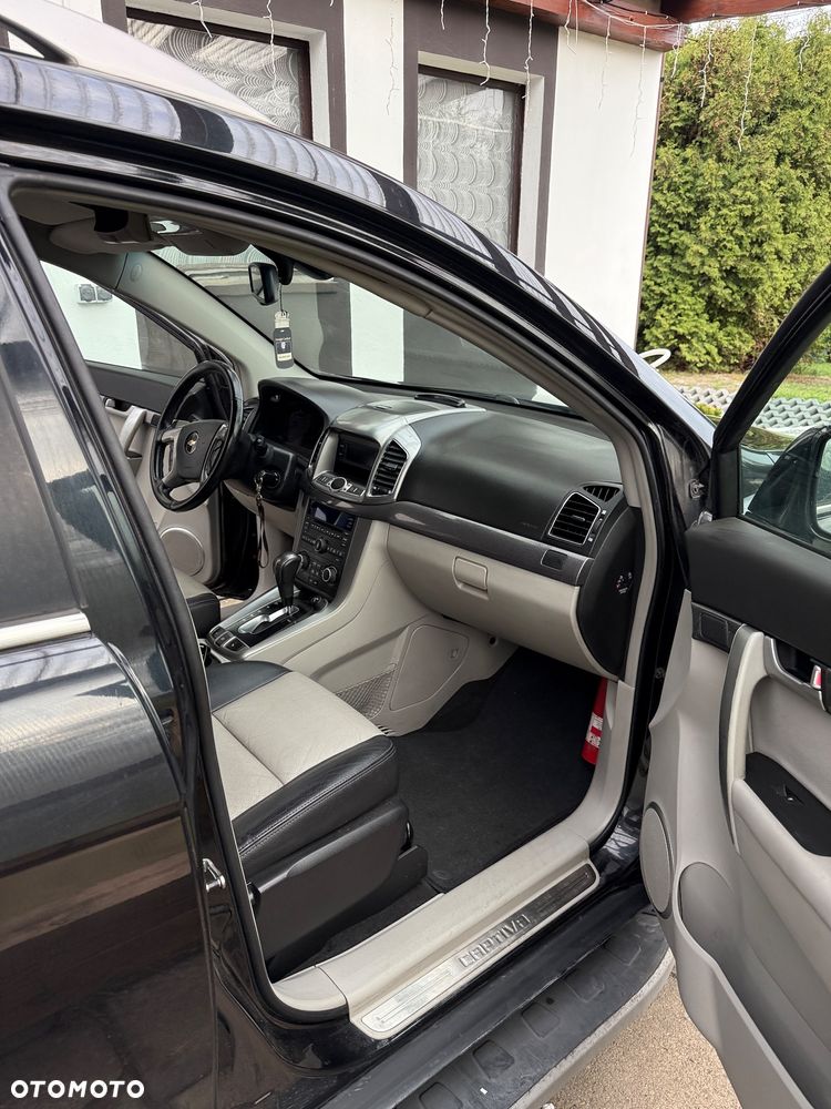 Chevrolet Captiva 2.2 D LTZ - 6