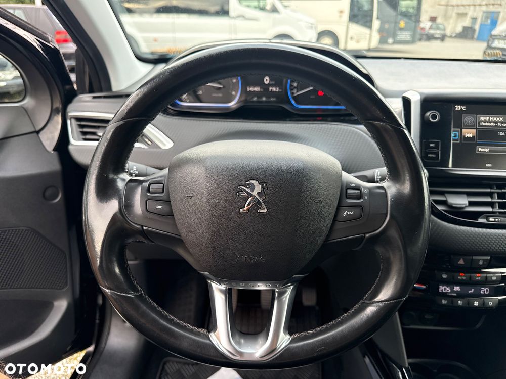 Peugeot 2008 1.6 BlueHDi Allure - 17