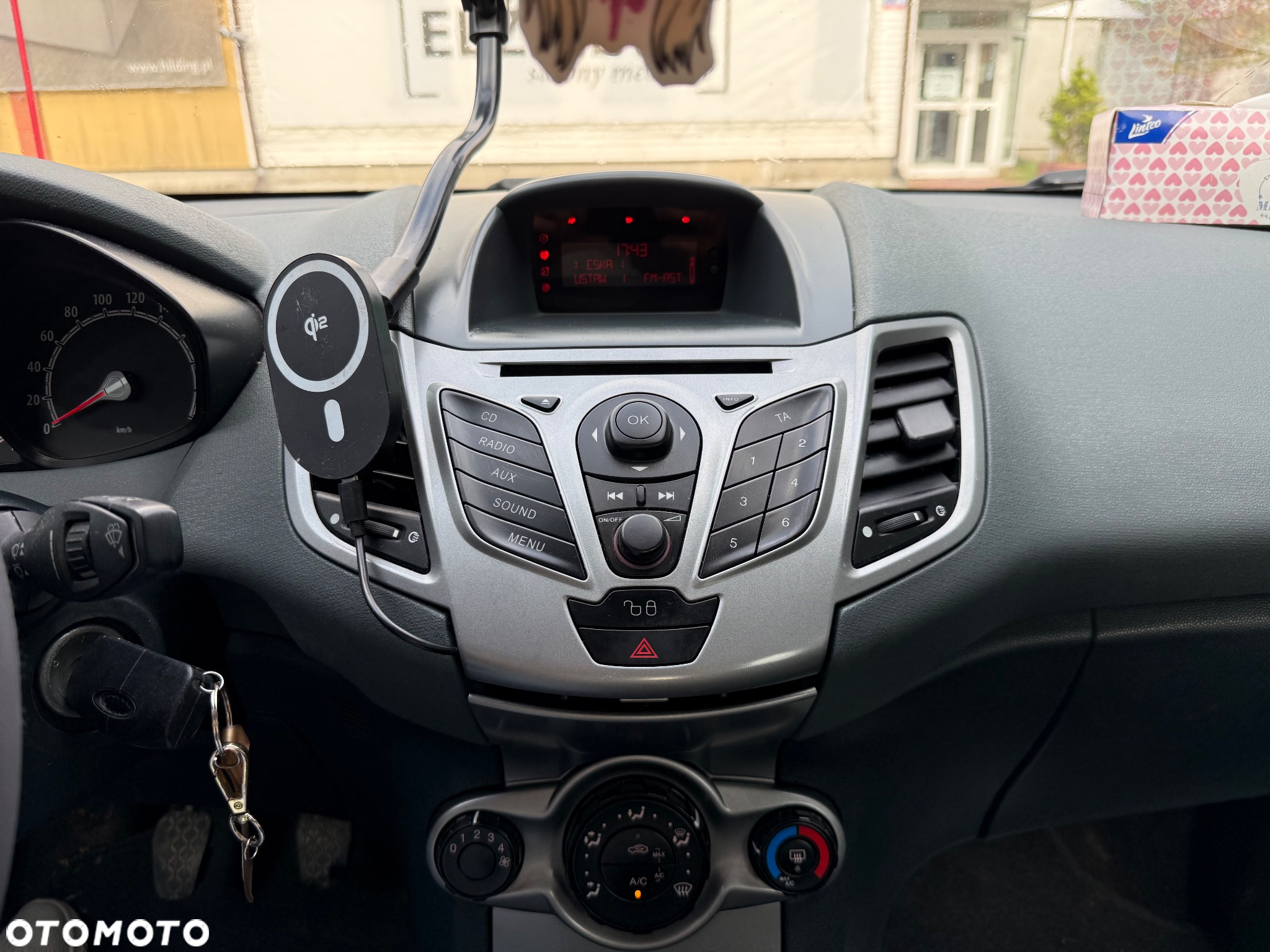 Ford Fiesta 1.4 TDCi Ambiente - 4