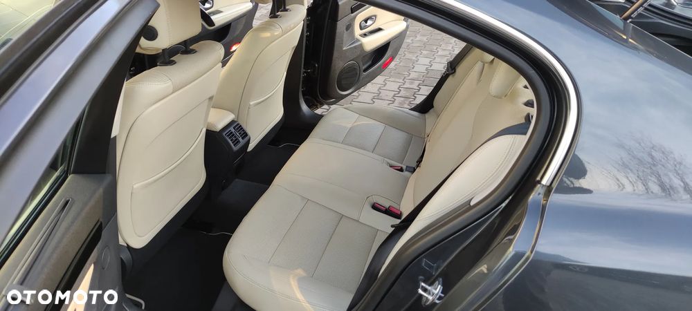 Renault Laguna dCi 180 FAP Initiale - 24