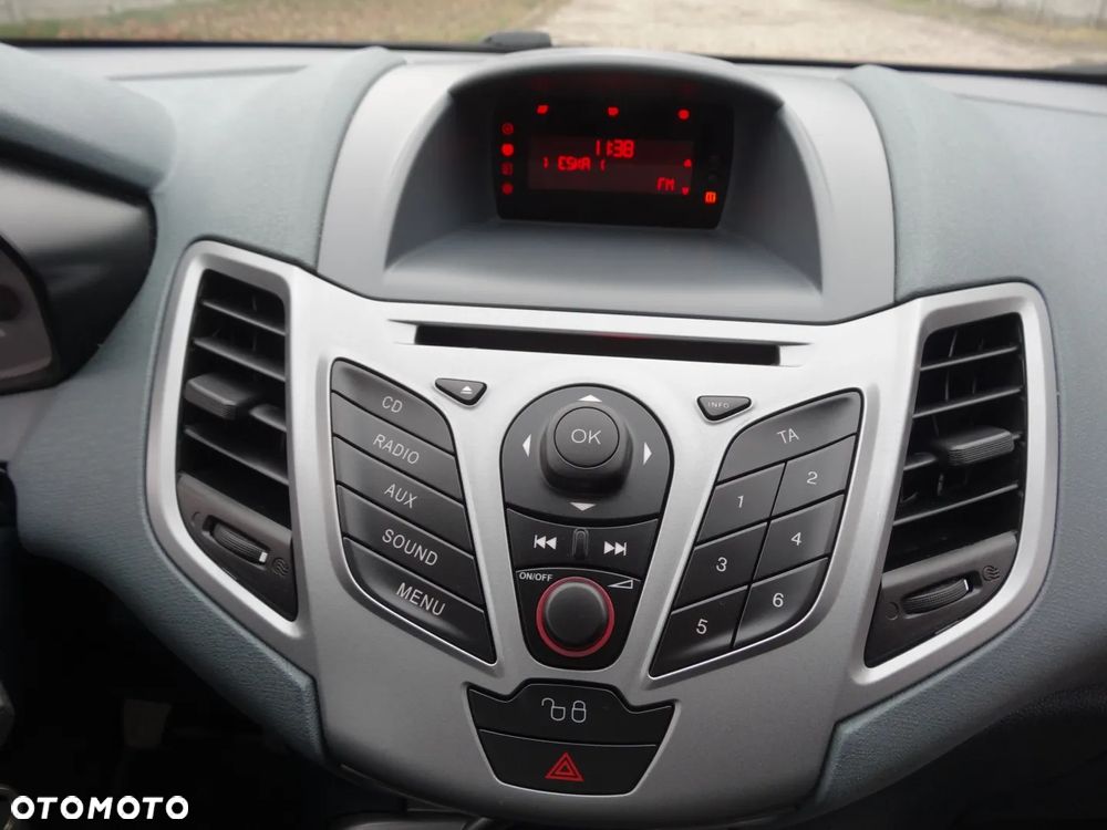 Ford Fiesta 1.25 Titanium EU5 - 23