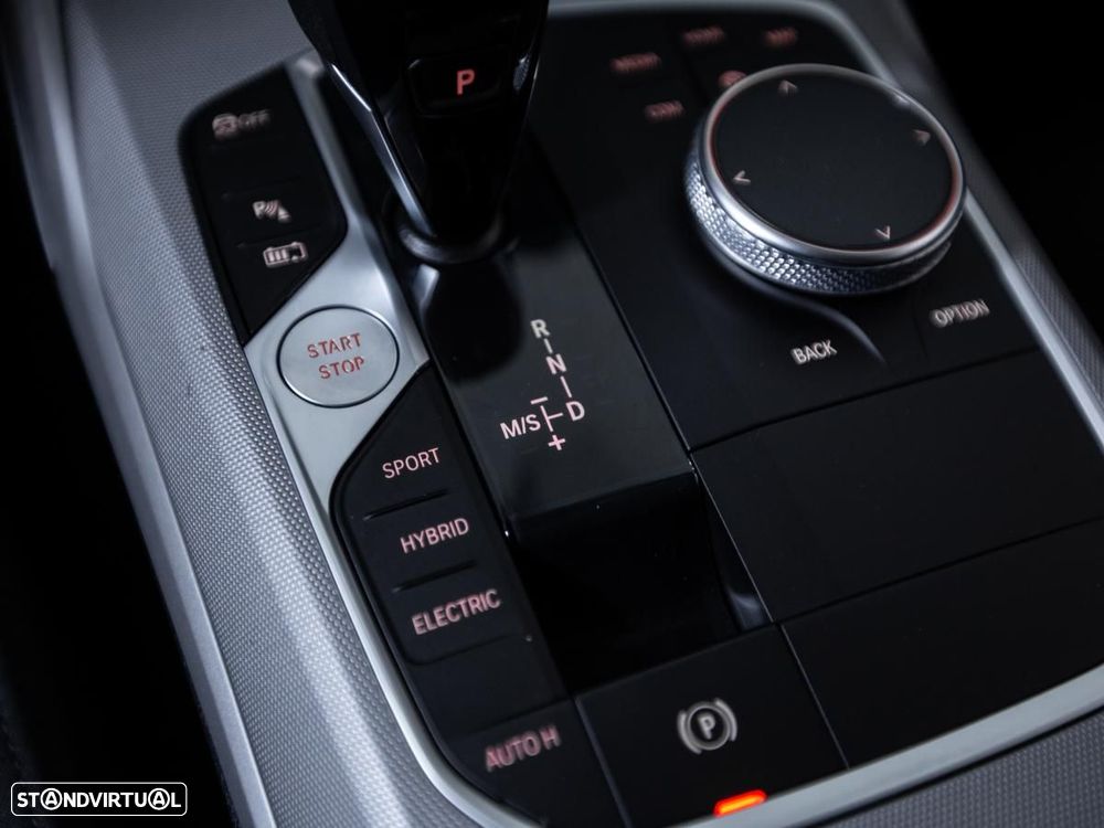 BMW 330 e Auto - 22