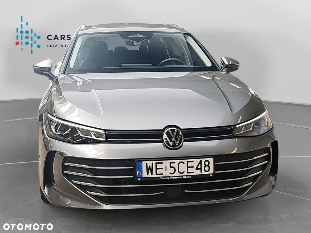 Volkswagen Passat - 4