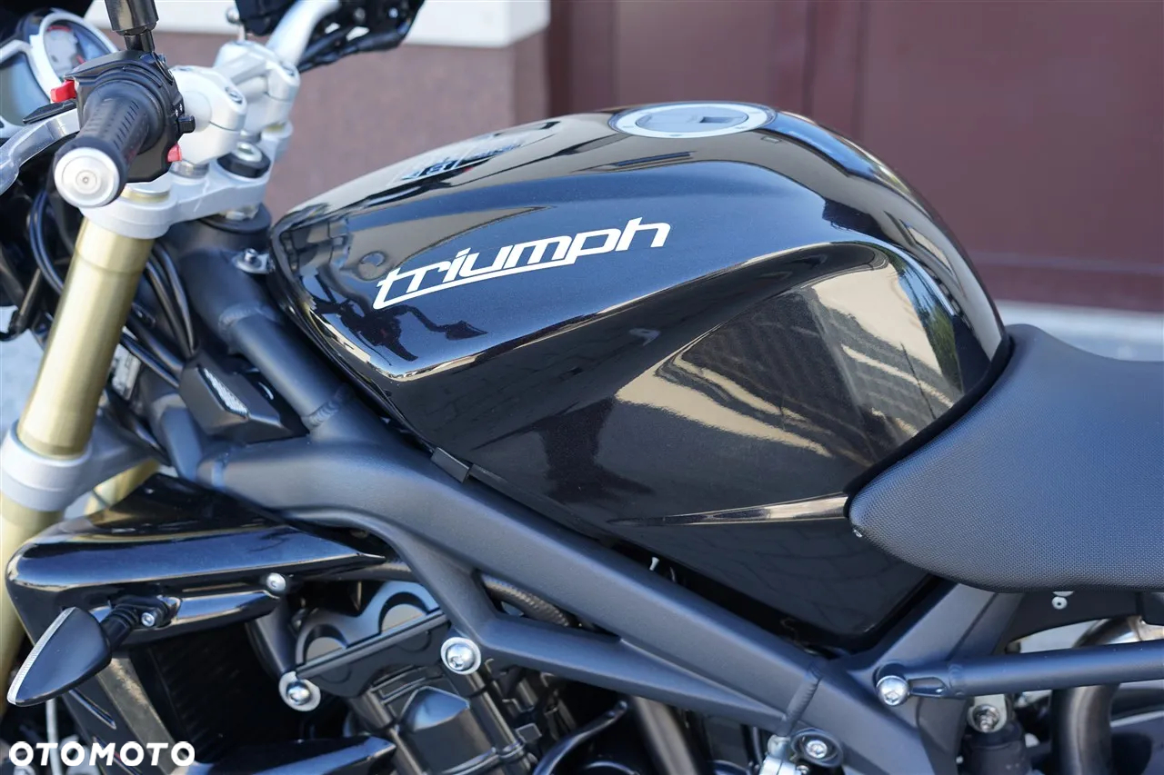 Triumph Street Triple - 28