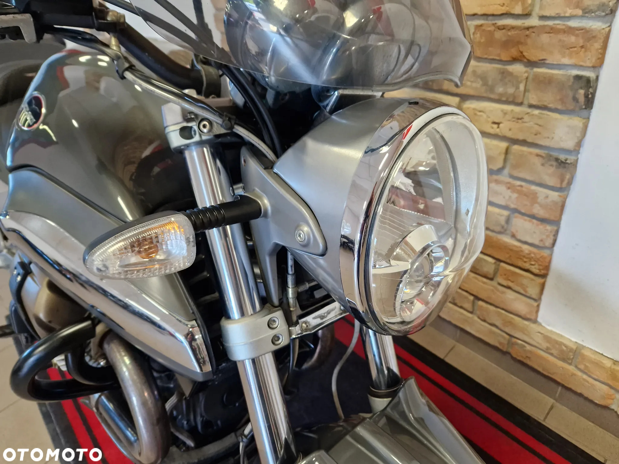 Moto Guzzi Breva - 32