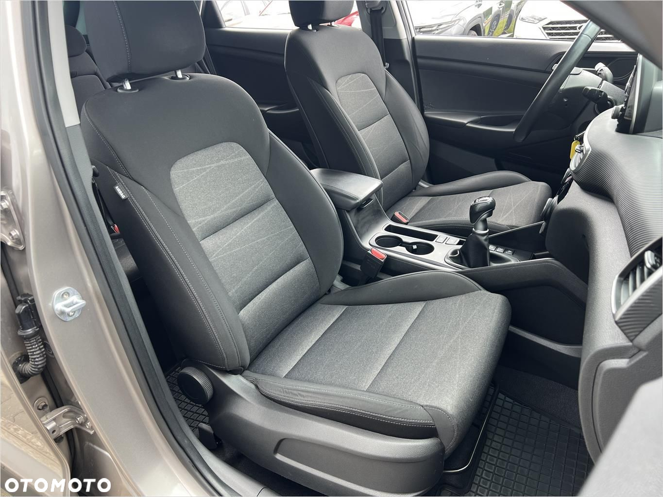 Hyundai Tucson 1.6 GDI BlueDrive Comfort 2WD - 19