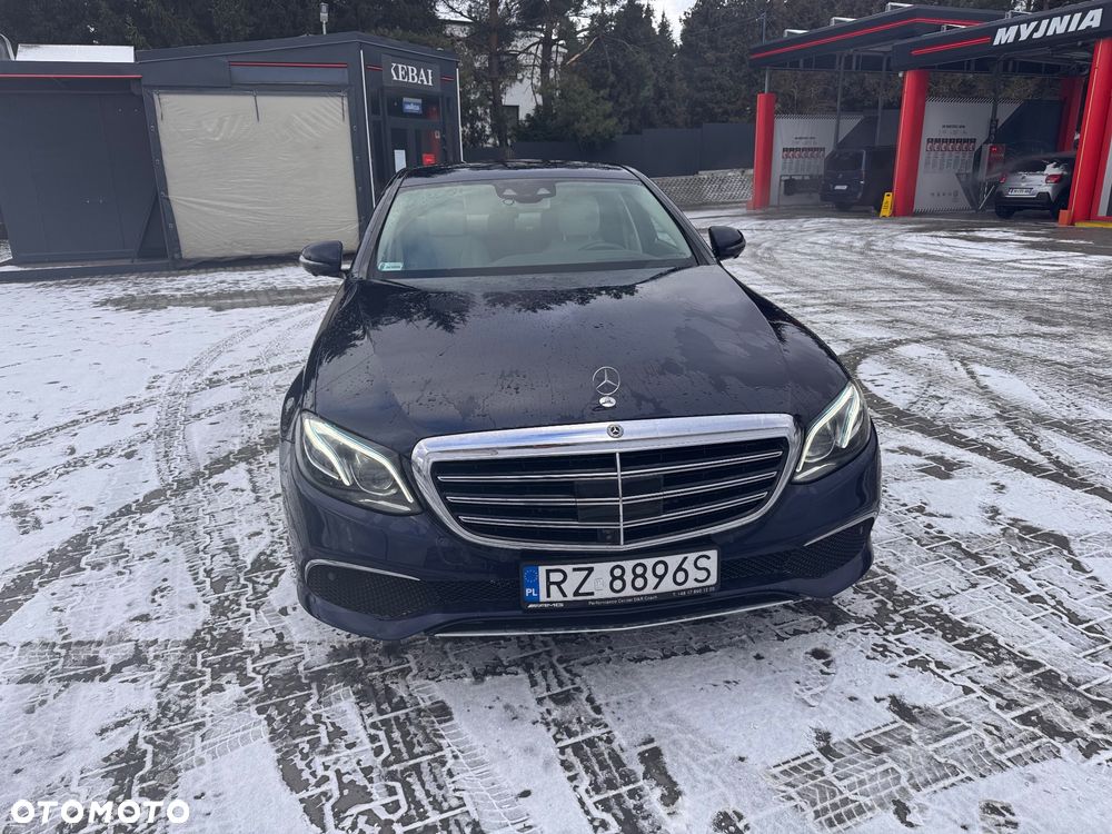 Mercedes-Benz Klasa E 220 d 4-Matic Business Edition 9G-TRONIC - 4